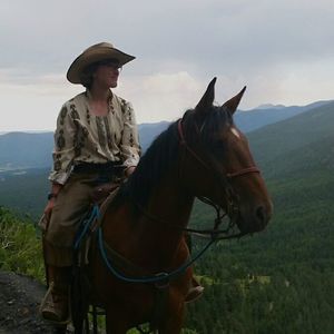 Meet your Posher, Becca